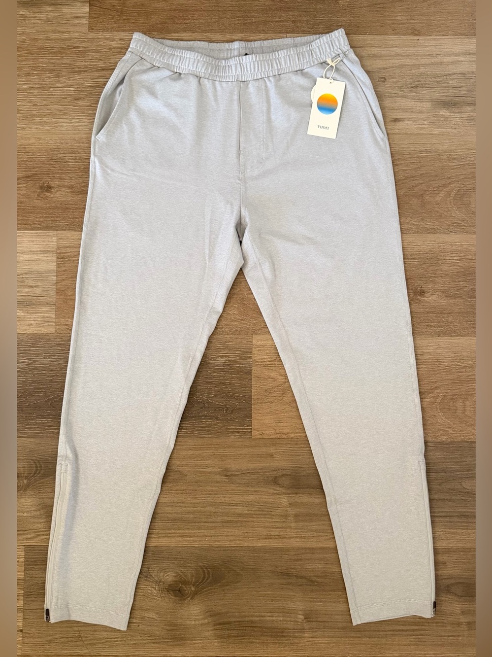 Vuori Sunday Performance Track Pant Platinum Heather Sz Medium V454 Athletic NWT